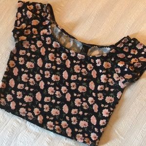 Ladies Forever 21 Black Floral Crop Top